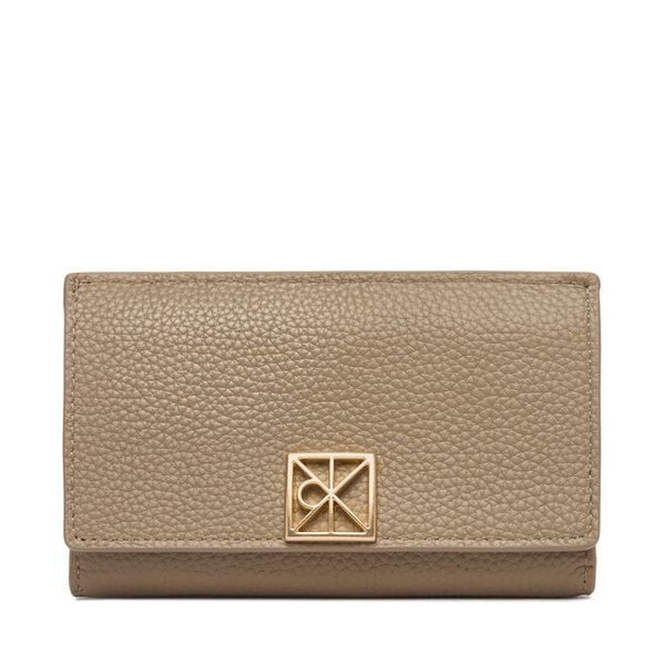 Portfel Calvin Klein. Brązowe portfele damskie Calvin Klein. Za 152.99 zł.