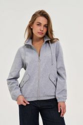 Bluza zapinana na zamek szara. Szare bluzy damskie MOODO, l, bez wzorów, z elastanu, bez ramiączek, bez kaptura. Za 149.99 zł.