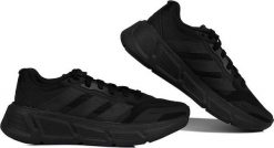Adidas Buty damskie do biegania adidas Questar czarne IF2239 42. Czarne obuwie sportowe damskie Adidas, bez wzorów, bez zapięcia, do biegania. Za 317.41 zł.