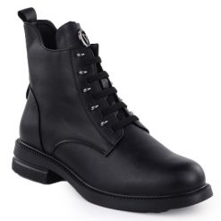 Botki damskie czarne Vinceza 26-58578. Czarne botki damskie VINCEZA, bez wzorów, ze skóry ekologicznej, bez obcasa, bez zapięcia. Za 169.99 zł.