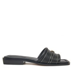 Klapki Michael Kors. Czarne klapki damskie Michael Kors, bez wzorów, bez obcasa, bez zapięcia. Za 639.99 zł.