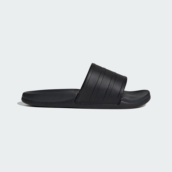 Klapki Adilette Comfort 2.0. Czarne klapki damskie Adidas, bez wzorów, klasyczne, bez obcasa, bez zapięcia. Za 199.00 zł.