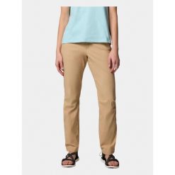 Spodnie turystyczne damskie Columbia Leslie Falls II. Brązowe spodnie sportowe damskie Columbia, na lato, bez wzorów, sportowe, trekkingowe. W wyprzedaży za 313.65 zł.