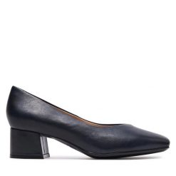 Czółenka Caprice. Niebieskie czółenka damskie Caprice, bez wzorów, bez obcasa, bez zapięcia. Za 319.99 zł.