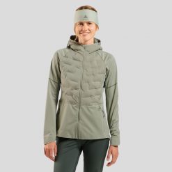 Kurtka przeciwwiatrowa Odlo Jacket ZEROWEIGHT INSULATOR. Brązowe kurtki sportowe damskie ODLO, s, bez wzorów, z materiału, bez ramiączek, z kapturem, do biegania. Za 782.65 zł.
