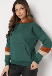 Zielona Bluza z Kapturem i Futrzanymi Wstawkami Pyroxis. Zielone bluzy damskie Born2be, bez wzorów, z futra, casualowe, bez ramiączek, z kapturem. Za 89.99 zł.