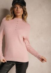 Jasnoróżowy Sweter Półgolf z Wełną w Prążki Ozdobiony Guzikami Tinnelisse. Czerwone swetry nierozpinane damskie Renee, s, bez wzorów, z jeansu, eleganckie, bez kołnierzyka, bez ramiączek. Za 84.99 zł.