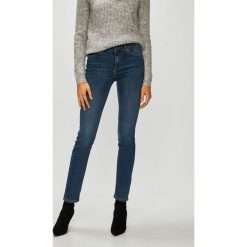 Vero Moda - Jeansy Naya. Niebieskie jeansy damskie Vero Moda, bez wzorów, z bawełny. W wyprzedaży za 129.90 zł.