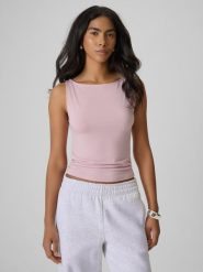 4F Top slim z modalem damski - różowy M. Czerwone topy damskie 4F, m, bez wzorów, z dzianiny, bez kołnierzyka, bez ramiączek. Za 49.99 zł.