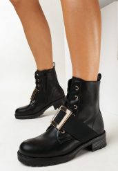 Czarne Botki Workery z Metalową Ozdobą Escika. Czarne botki damskie Born2be, z aplikacjami, bez obcasa, na płaskiej podeszwie, bez zapięcia. Za 64.99 zł.