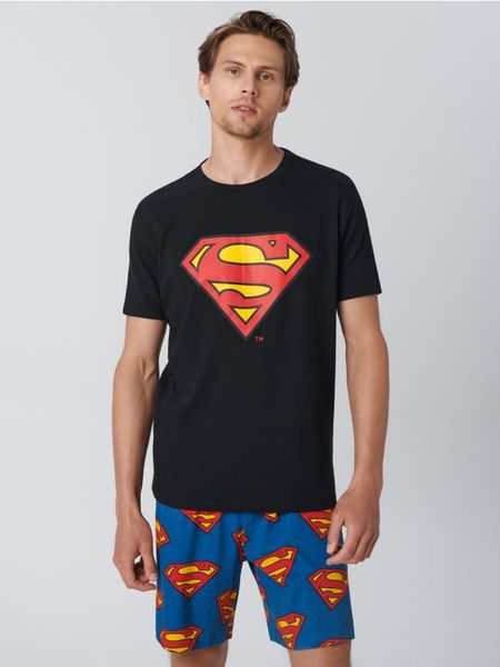 Piżama Superman - czarny. Czarne piżamy męskie Sinsay, l, bez wzorów, bez kołnierzyka, bez ramiączek. Za 59.99 zł.