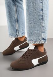 Brązowe Sneakersy w Stylu Kultowych Tenisówek Virritia. Brązowe obuwie sportowe damskie Born2be, z aplikacjami, z jeansu, bez zapięcia, tenisowe. Za 74.99 zł.