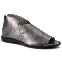 Srebrne Sandały Lamanti Buty Damskie Obuwie. Szare sandały damskie LAMANTI, bez wzorów, ze skóry, bez obcasa, na płaskiej podeszwie, bez zapięcia. Za 269.00 zł.