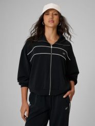 4F Bluza dresowa loose bez kaptura damska - czarna M. Czarne bluzy damskie 4F, m, bez wzorów, z dresówki, klasyczne, bez ramiączek, bez kaptura. Za 199.99 zł.