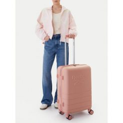 Walizka średnia Reebok. Czerwone walizki damskie Reebok, bez wzorów, średnie. Za 299.99 zł.