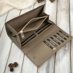 Paolo Peruzzi Skórzany portfel damski duży z ochroną RFID szarobrązowy AL-01-TA. Brązowe portfele damskie Paolo Peruzzi. Za 123.18 zł.