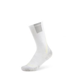 Skarpety biegowe Buff Coolnet Crew Sock CC. Białe skarpetki damskie Buff, bez wzorów. Za 119.99 zł.